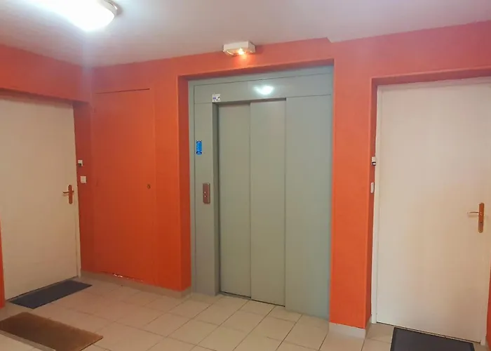 The Family - Bel 4/6 Places Rouen